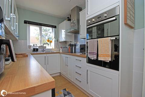 3 bedroom semi-detached house for sale, Park Avenue, Birchington