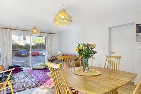 2 bedroom flat for sale, Edeva Court, Cambridge CB1