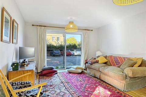 2 bedroom flat for sale, Edeva Court, Cambridge CB1