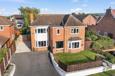 4 bedroom detached house for sale, Manor Road, Evesham WR11