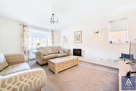 3 bedroom link detached house for sale, Highfield Court, Northamptonshire NN13