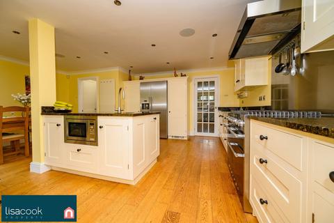 55 Ashridge Drive, Bricket Wood, St Albans, AL2 3SR