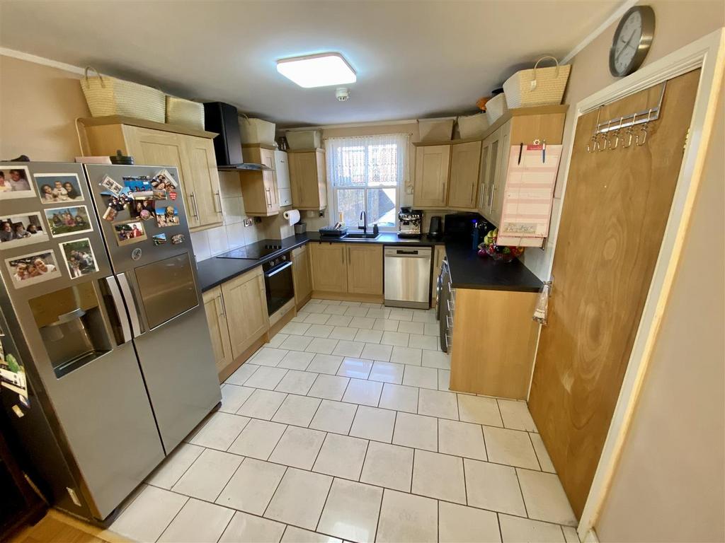 Open Plan Kitchen and Dining Room