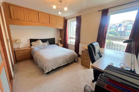 2 bedroom apartment to rent, Aquatico, Guildford GU1