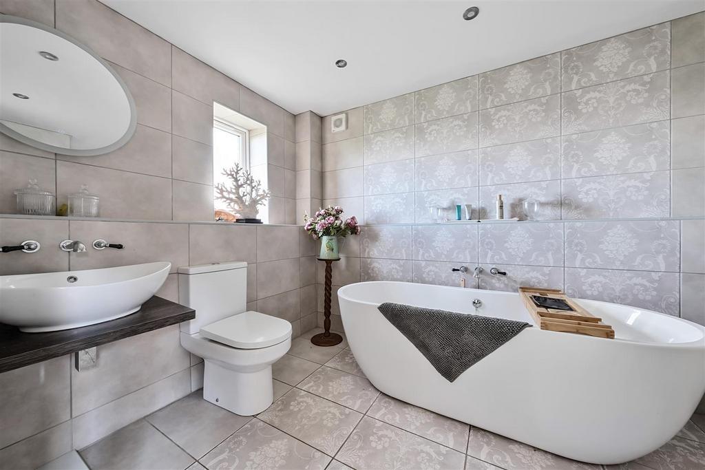 En Suite Bathroom