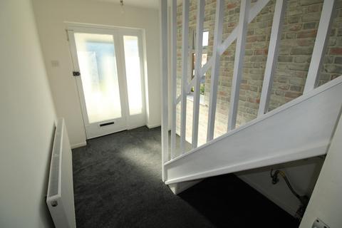 3 bedroom house to rent, Ferry Vale Close, Stapenhill DE15