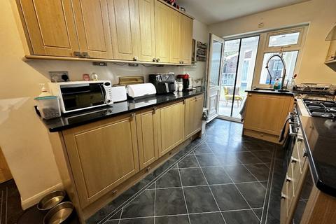 4 bedroom end of terrace house for sale, Elm Avenue, Poulton-Le-Fylde FY6