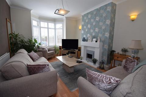 4 bedroom terraced house for sale, Birchington Avenue, South Shields