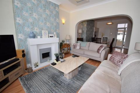 4 bedroom terraced house for sale, Birchington Avenue, South Shields