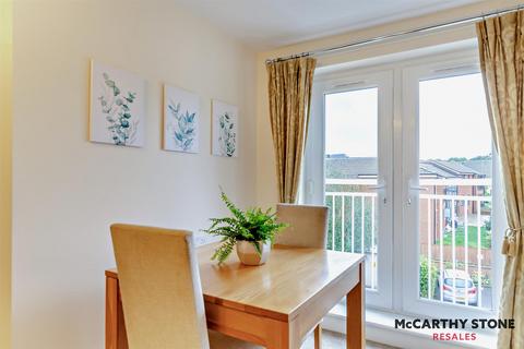 1 bedroom apartment for sale, Goodes Court, Baldock Road, Royston, Herts, SG8 5FF