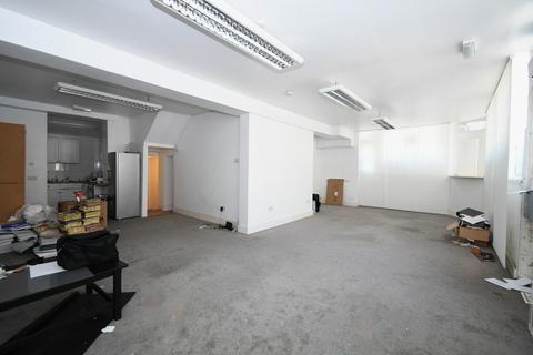 Property to rent, Bromley Street, London, E1