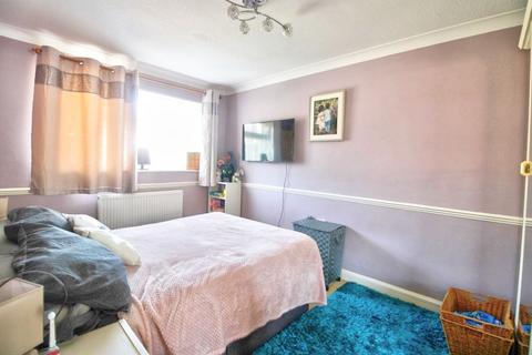 17 Fern Close, Eastbourne, BN23 8AQ