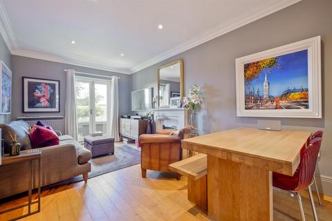 2 bedroom apartment for sale, Brook Avenue, Ascot