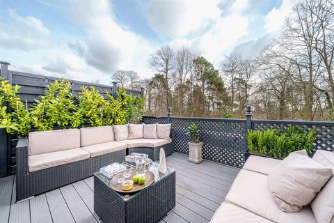 2 bedroom apartment for sale, Brook Avenue, Ascot