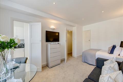 Studio to rent, 39 Hill Street, London W1J