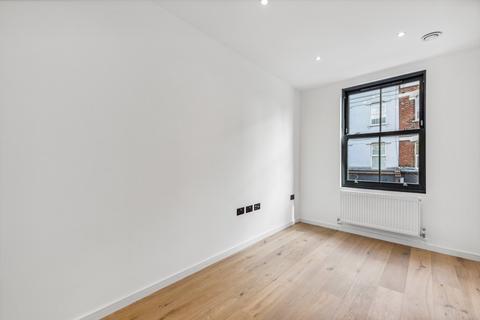 2 bedroom flat for sale, Askew Road, Shepherd's Bush W12