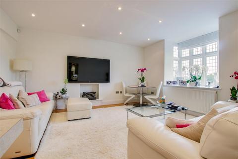 3 bedroom flat to rent, Chimney Lodge, Forty Hill, Enfield