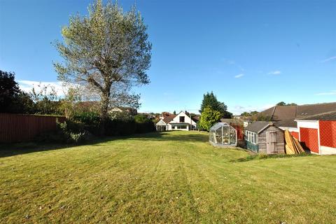 2 bedroom detached bungalow for sale, Court Farm Road, Longwell Green