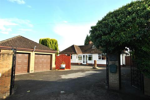 2 bedroom detached bungalow for sale, Court Farm Road, Longwell Green