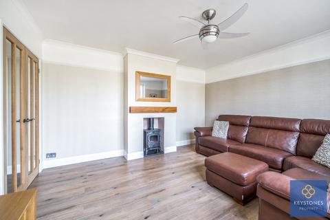 3 bedroom end of terrace house for sale, The Drive, Romford, RM5