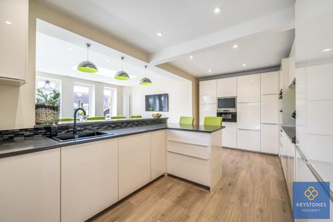 104 The Drive, Collier Row, Romford, RM5 3UH