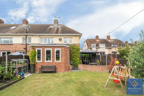 104 The Drive, Collier Row, Romford, RM5 3UH