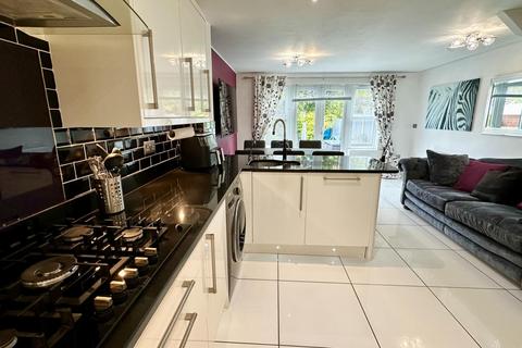 3 bedroom end of terrace house for sale, Dundee Drive, Bristol