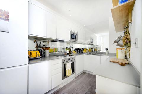 2 bedroom apartment for sale, Rosslyn, Hammers Lane, Mill Hill, London, NW7