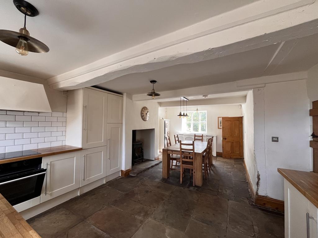 Kitchen / Dining Roo
