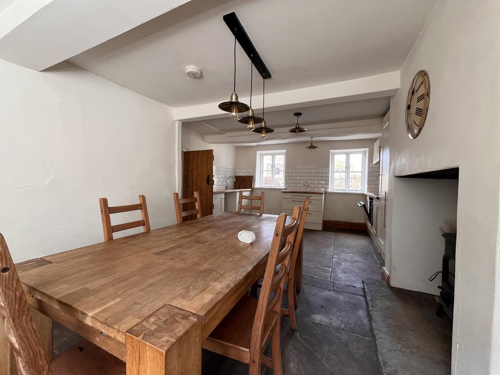 Kitchen / Dining Roo