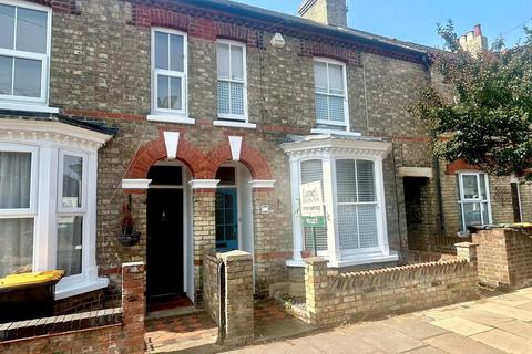 3 bedroom terraced house to rent, Bower Street Bedford Beds