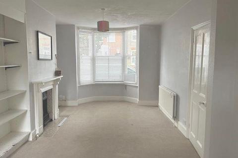 3 bedroom terraced house to rent, Bower Street Bedford Beds