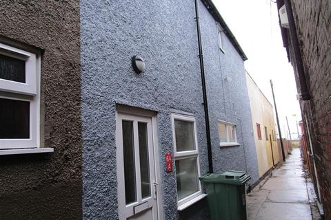 2 bedroom terraced house to rent, Breydon Road, Cobholm NR31 0AJ