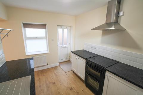 2 bedroom terraced house to rent, Breydon Road, Cobholm NR31 0AJ