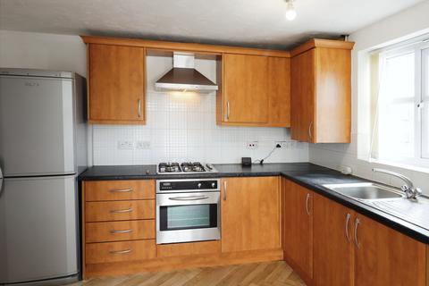 2 bedroom flat to rent, Cashel Court, Manchester M27