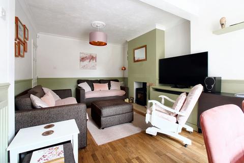 27 Chestnut Tree Avenue, Coventry, CV4 9FZ