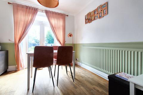 27 Chestnut Tree Avenue, Coventry, CV4 9FZ