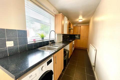 2 bedroom terraced house to rent, Prince Street, Walsall WS2