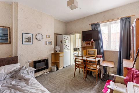 2 bedroom terraced house for sale, Wentworth Street, Malton