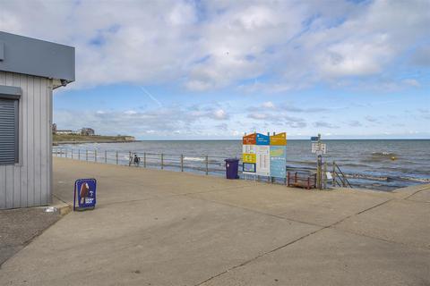 2 bedroom apartment for sale, Beach Road, Westgate-On-Sea