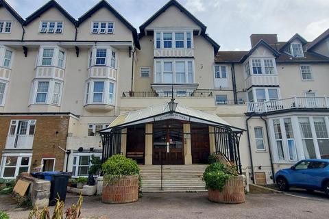 2 bedroom apartment for sale, Beach Road, Westgate-On-Sea