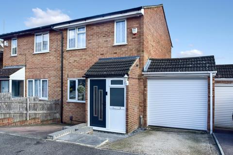 3 bedroom semi-detached house for sale, Shanklin Close, Walderslade, Chatham, ME5