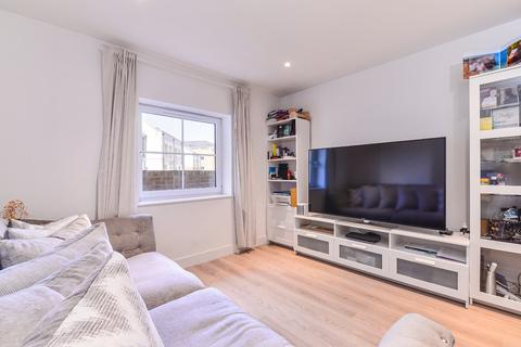 7, Edison House Flambard Way, Godalming, GU7 1FF