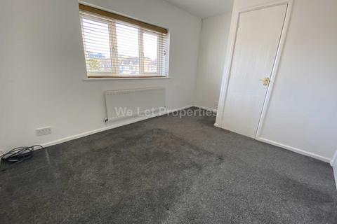 2 bedroom house to rent, Whimberry Close, Salford M5