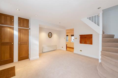 3 bedroom terraced house for sale, Devonshire Mews West, London, W1G