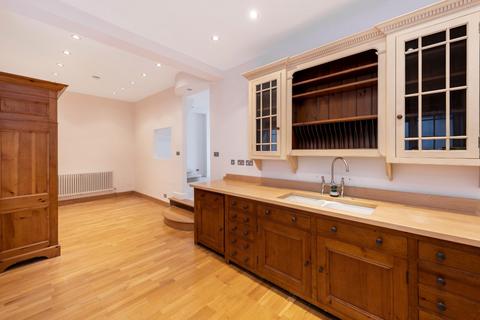 3 bedroom terraced house for sale, Devonshire Mews West, London, W1G