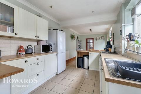 3 bedroom semi-detached house for sale, Normanston Drive, Lowestoft