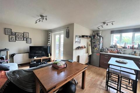 2 bedroom semi-detached house to rent, Walnut Tree Close, Guildford GU1