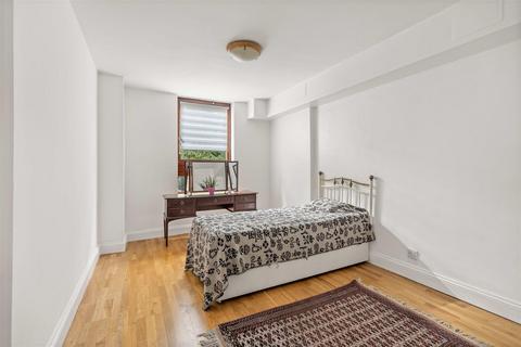 2 bedroom apartment to rent, Upper Park Road, Belsize Park NW3