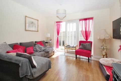 2 bedroom maisonette for sale, Denham Green Lane, Uxbridge